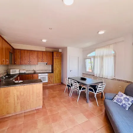 Joanot Martorell Apartment Roses