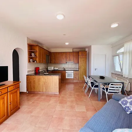 Apartment Joanot Martorell Roses